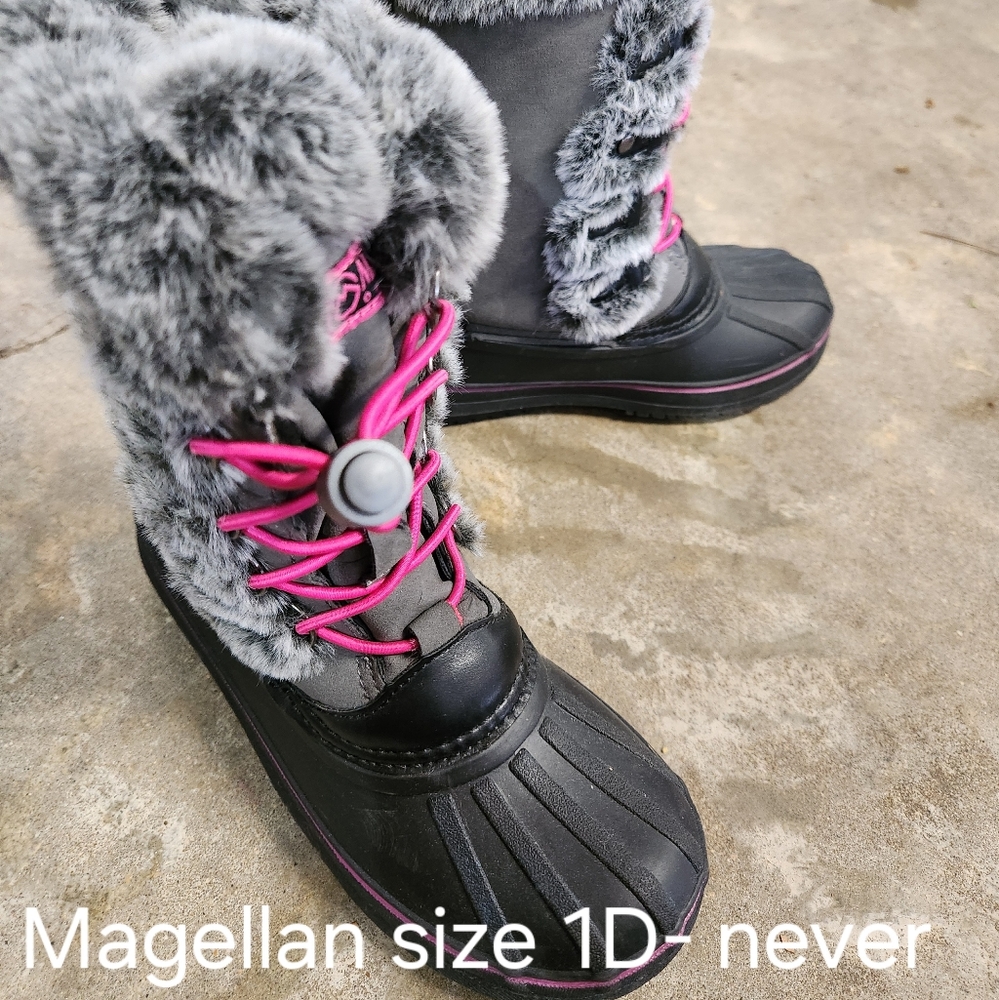 Girls boots
